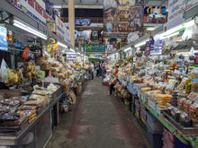 Load image into Gallery viewer, Warorot Local Market - Half Day Tour